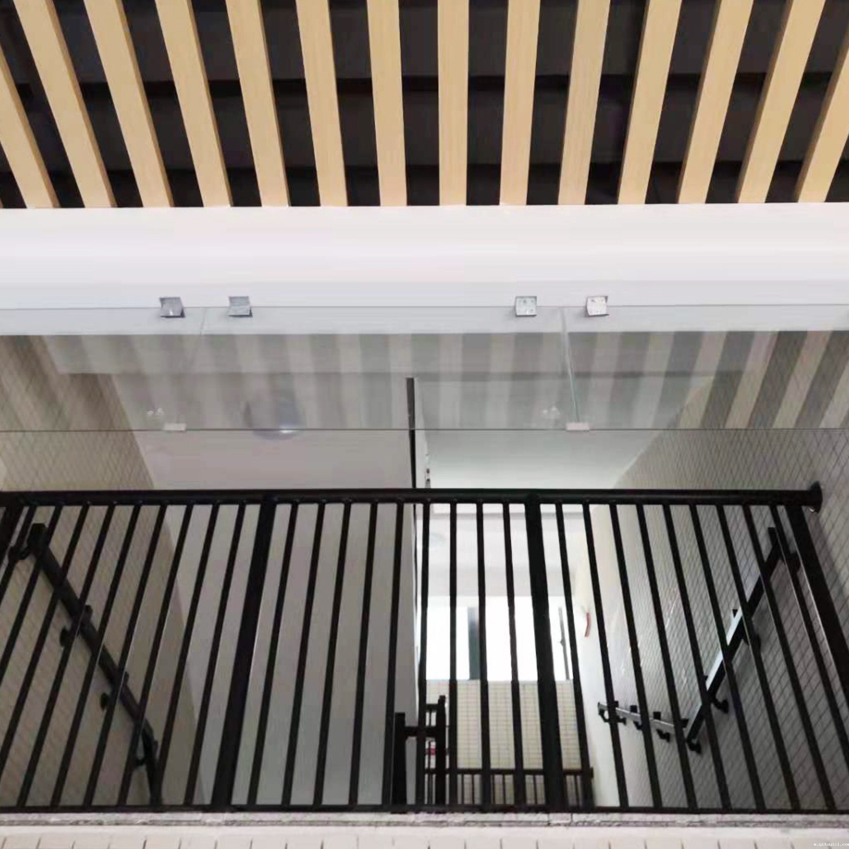 挡烟垂壁用哪些材质比较好? 挡烟垂壁用哪些材质比较好?