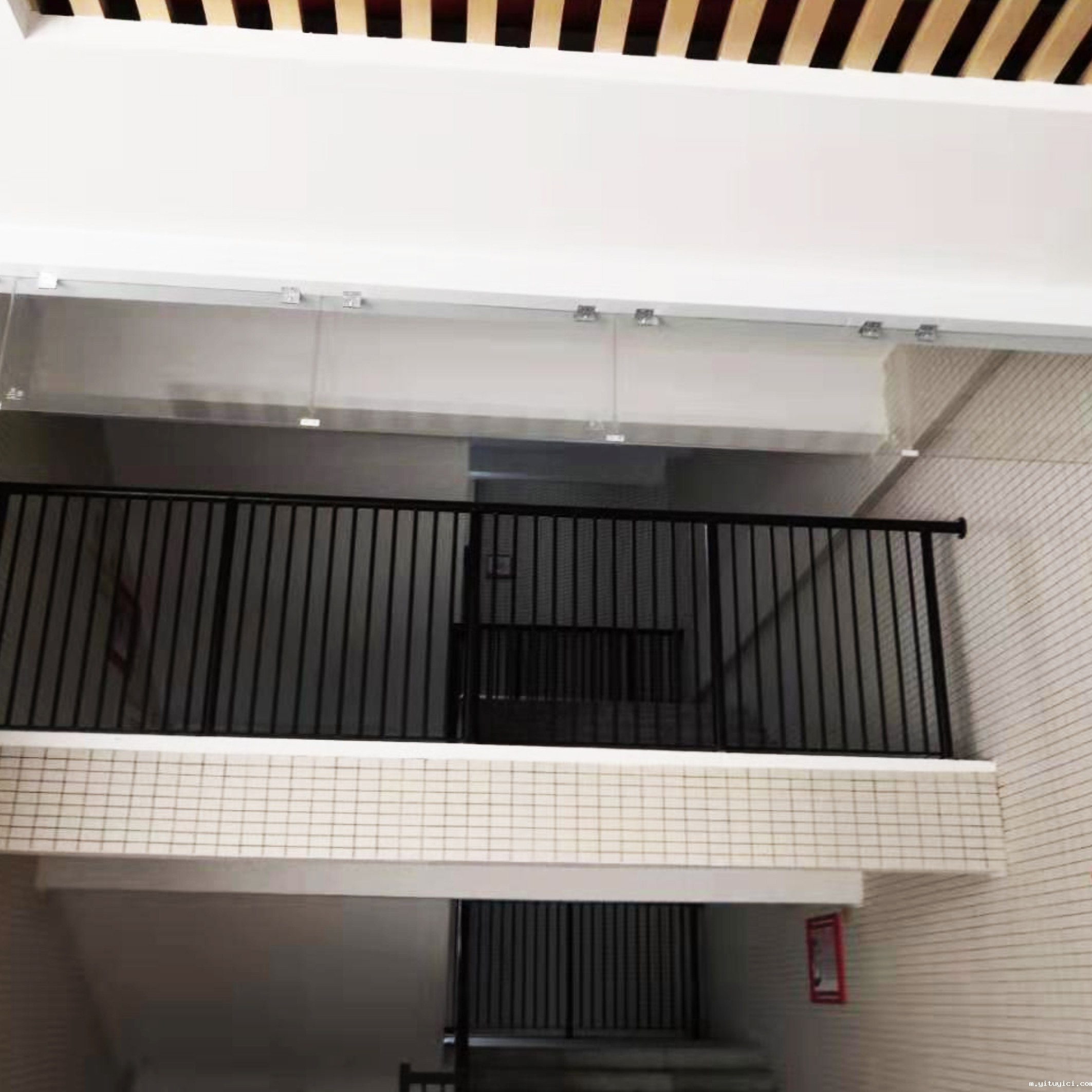 玻璃式挡烟垂壁一般用在哪些地方 玻璃式挡烟垂壁一般用在哪些地方