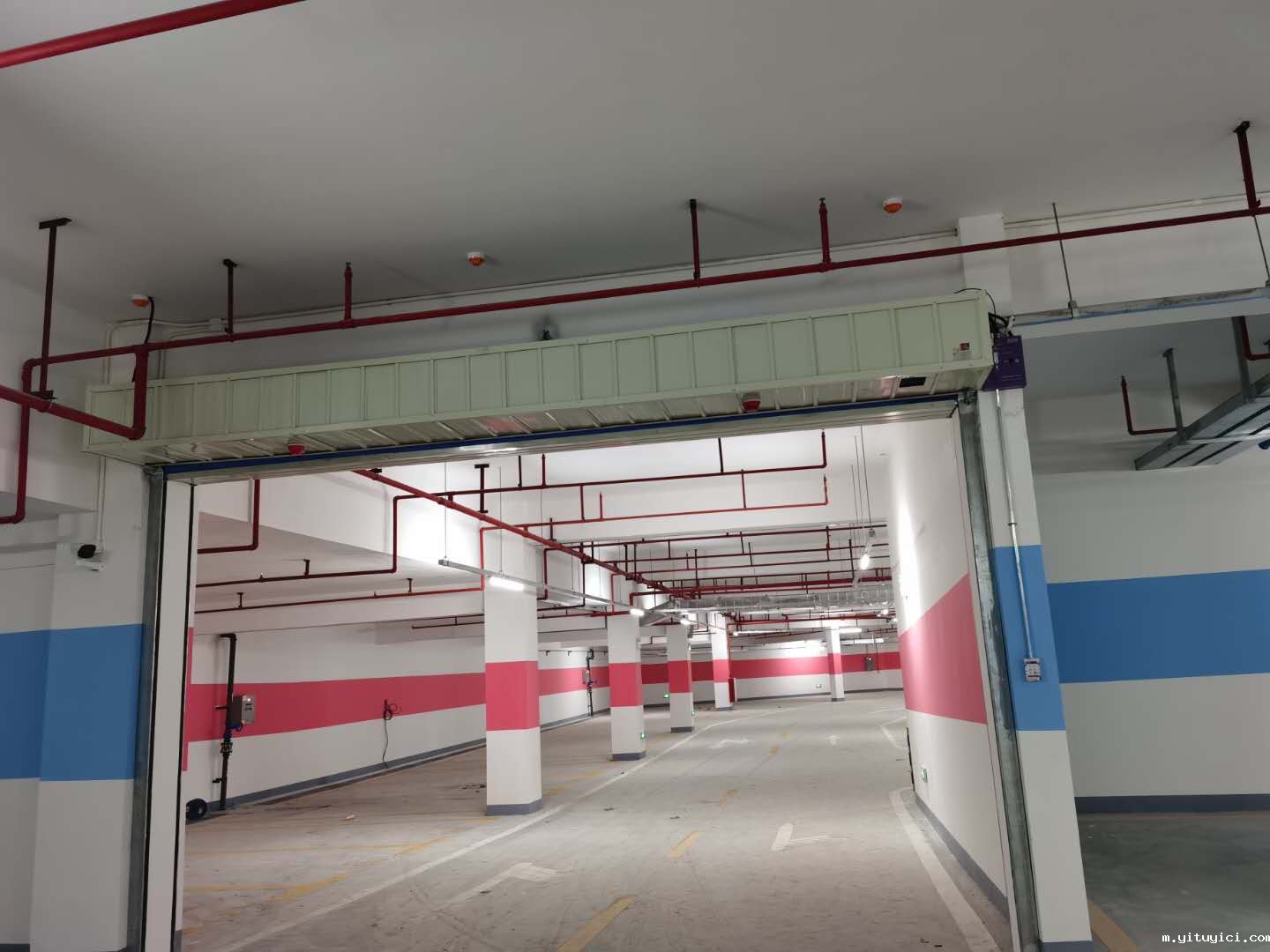 无机布防火卷帘门的有什么特点？